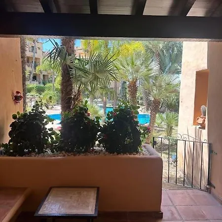Stunning 3 Bedroom Holiday With A Pool Апартаменти