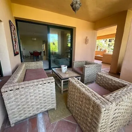 Lägenhet Stunning 3 Bedroom Holiday With A Pool *