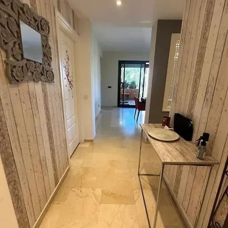 Stunning 3 Bedroom Holiday With A Pool Lägenhet Estepona