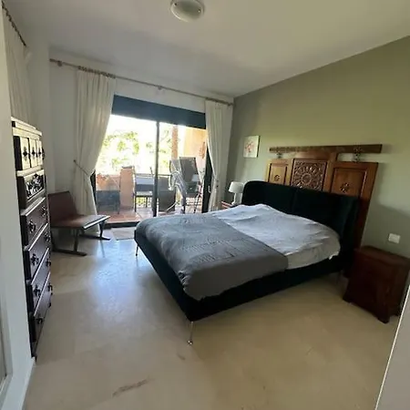 Lägenhet Stunning 3 Bedroom Holiday With A Pool